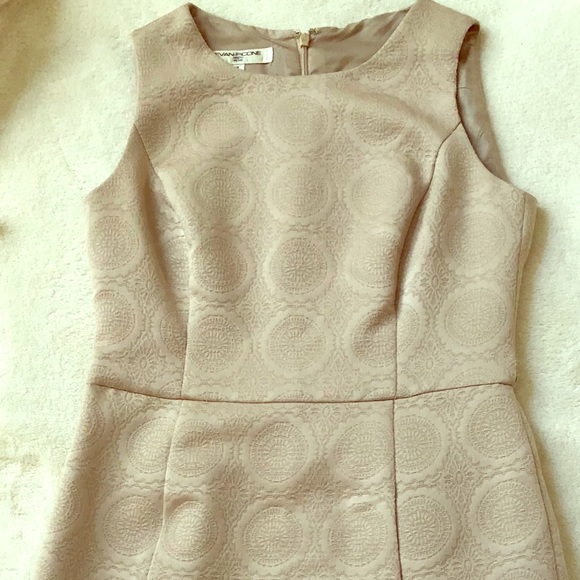 Evan Picone Dresses & Skirts - Evan-Picone classy tan dress with pockets, size 6